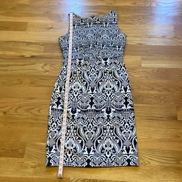 New York & company black white sleeveless stretchy knee length sheath dress - Picture 2 of 3